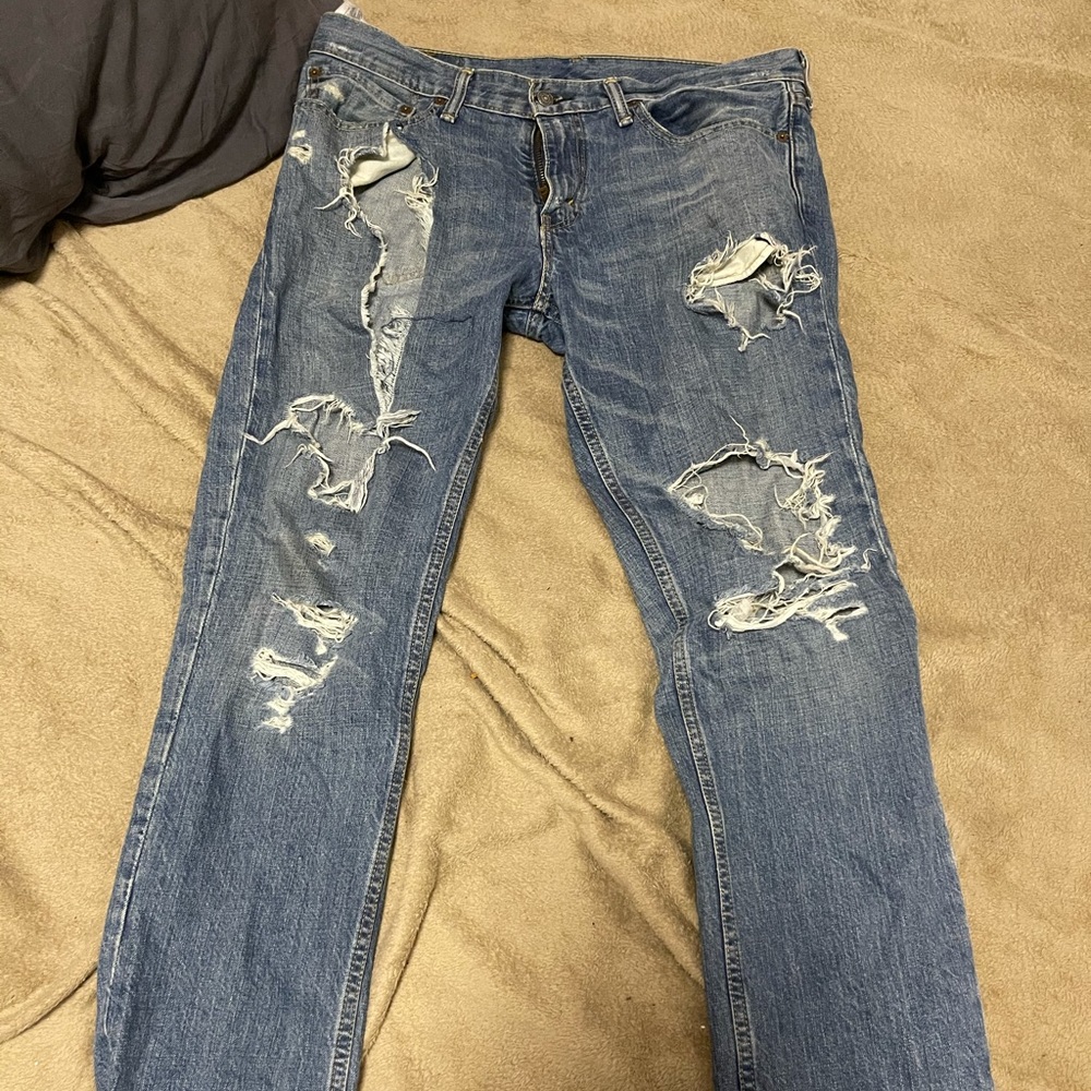 Ripped Levi’s Jeans